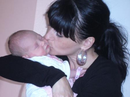 Ma tatie Veronique  la deuxieme soeur de papa