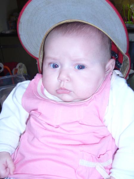 tonton ste ma pret� sa casquette je lavoue un peu trop grande quant meme