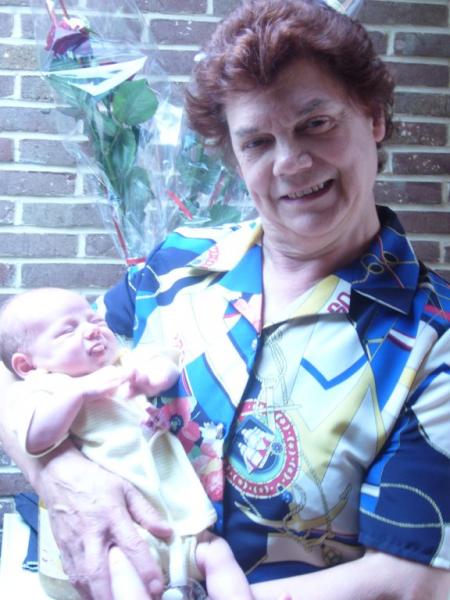 VOICI MA TANTE  MARCELLINE  LA MARRAINE DE MAMAN